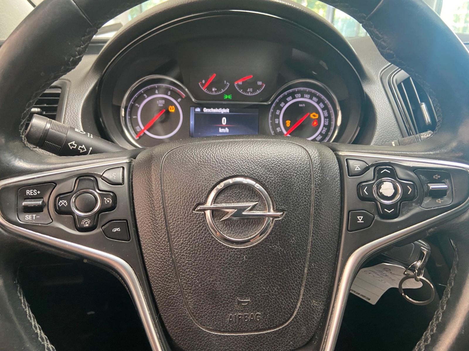 Opel Insignia 2014 — photo 18