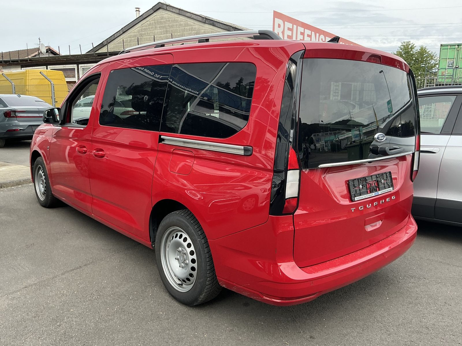Ford Tourneo Connect Trend 7-Sitzer Navi RCam LED ACC imagem 2