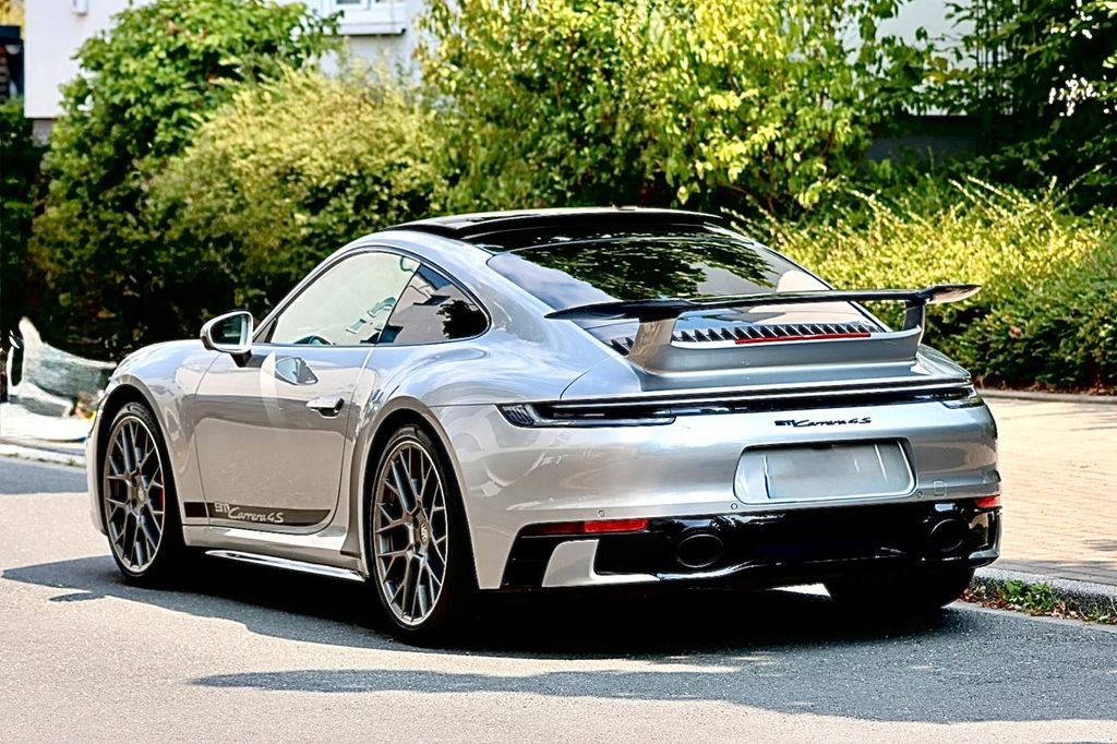 Image of Porsche 992