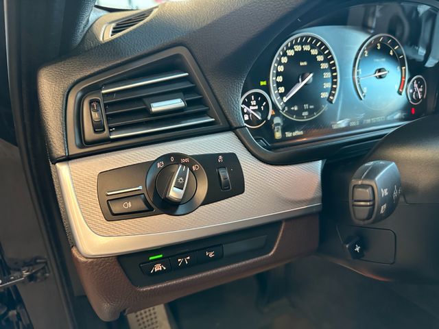 BMW M550 *Vollausstattung*HeadUP*4-ZONEN*AHK*LEDER*