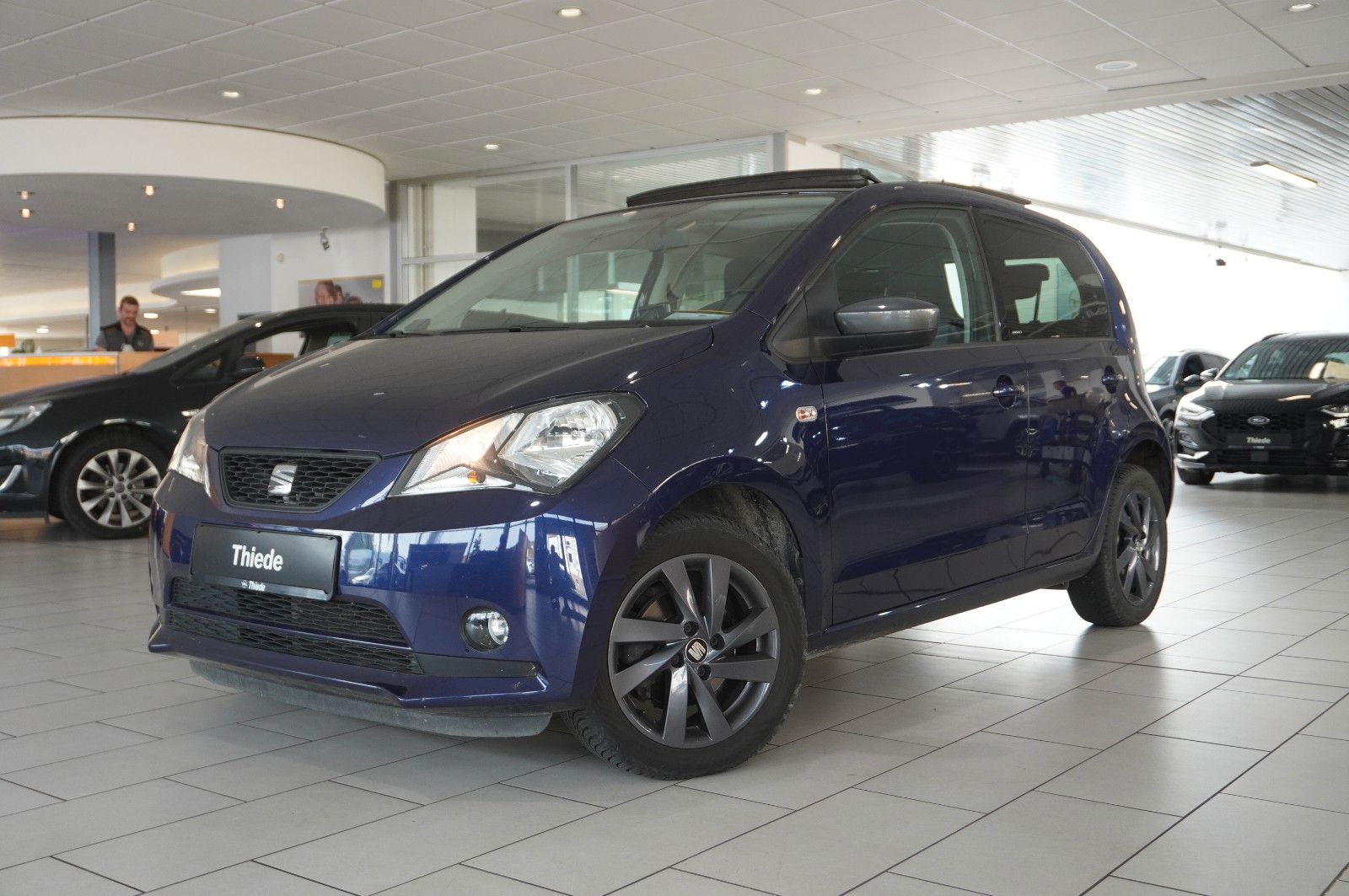 Fahrzeugabbildung SEAT Mii 1.0 CONNECT 5-TÜR NAVI/SPORT/SHZ/PANO./PDC