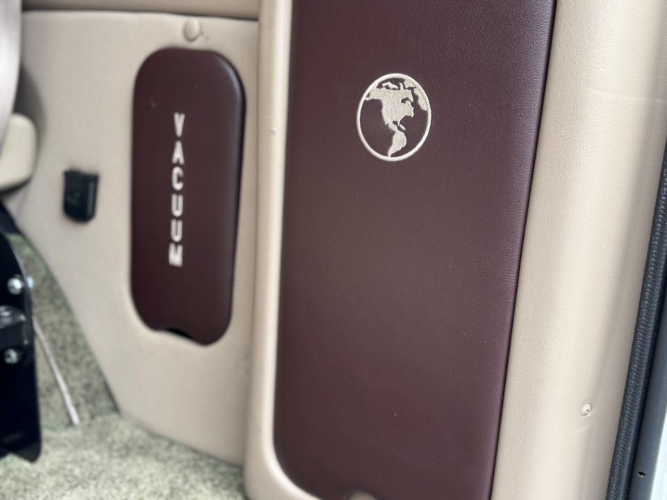 Fahrzeugabbildung Chevrolet Express 6.0 Explorer Limited XS-E 9-Sitzer Lang