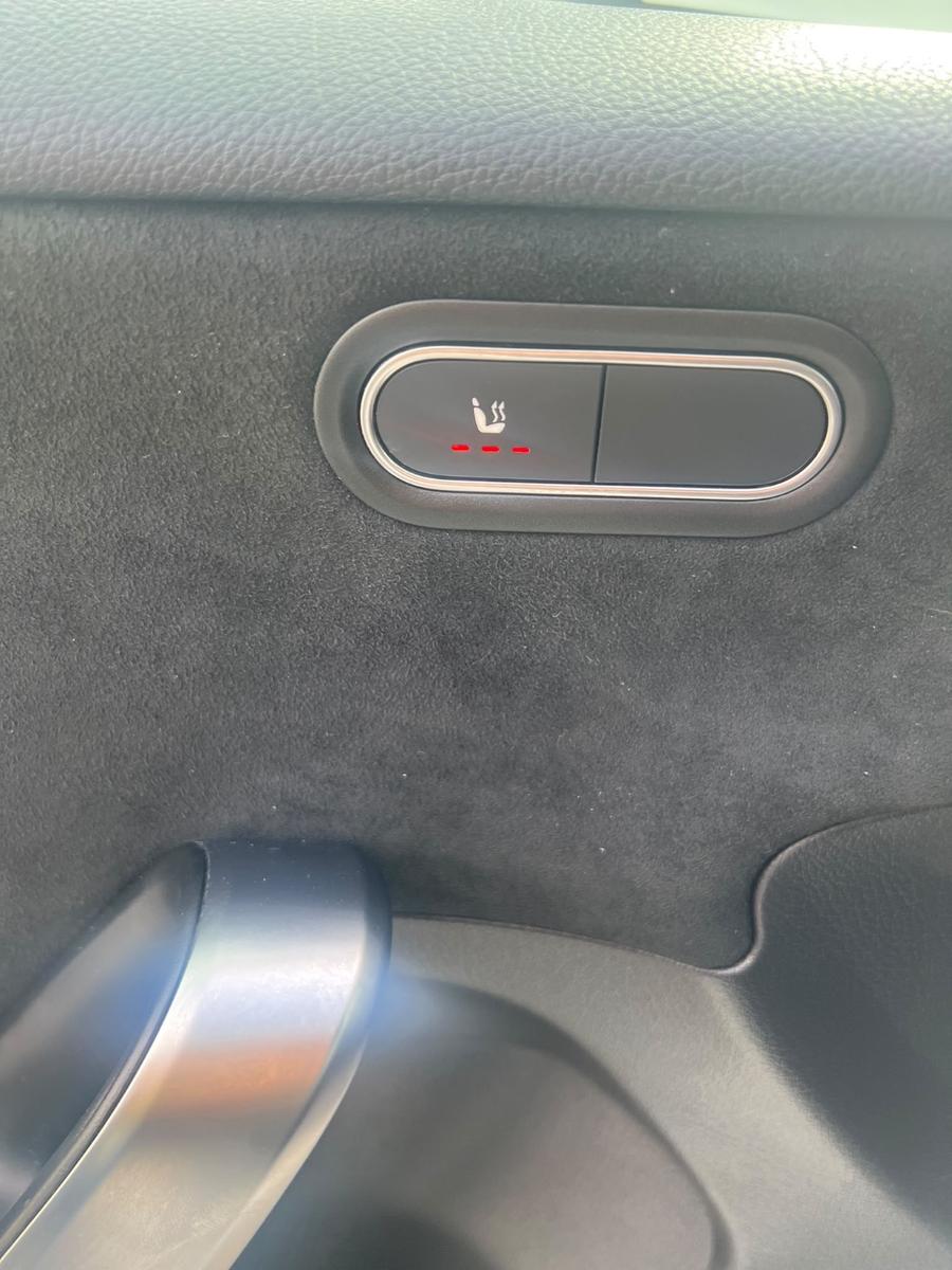 Mercedes-Benz A 180 2x AMG-LINE PANORAMA LED NAVI KAMERA P