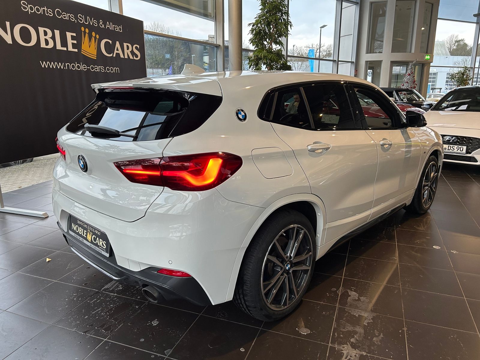 Fahrzeugabbildung BMW X2 xDrive M35 i HiFi LED NAVI ALU