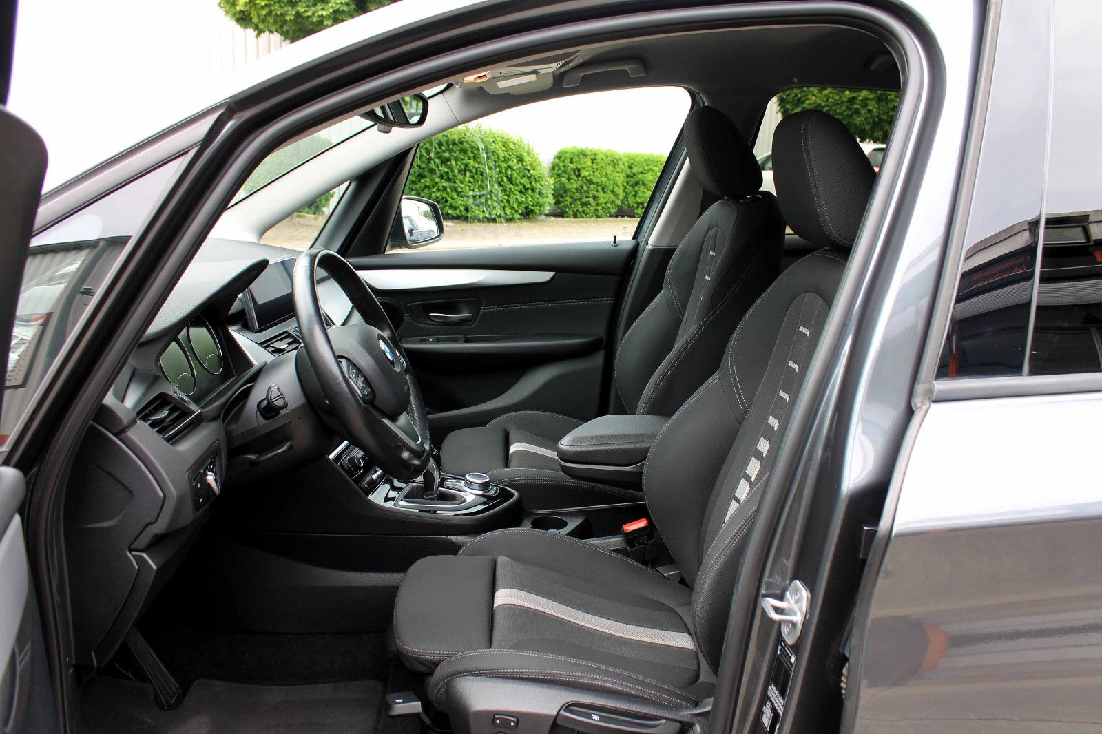 Fahrzeugabbildung BMW 216d Gran Tourer Steptr. HUD NAV ACC KAM PDC BT
