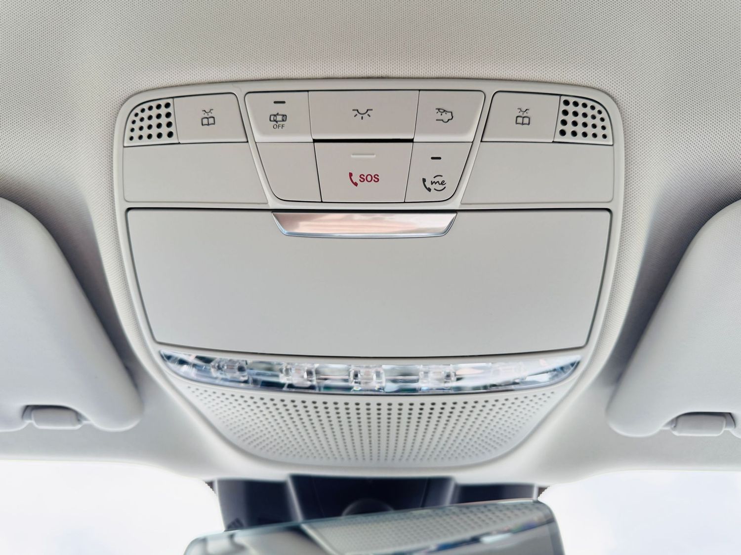 Fahrzeugabbildung Mercedes-Benz E 220 T d AVANTGARDE, MBUX Premium, RFK, Totw, L