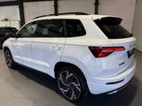 Skoda Karoq Sportline *Leder*Pano*AHK*Kamera* - Skoda Karoq mit Benzin-Antrieb: Geländewagen, Automatik