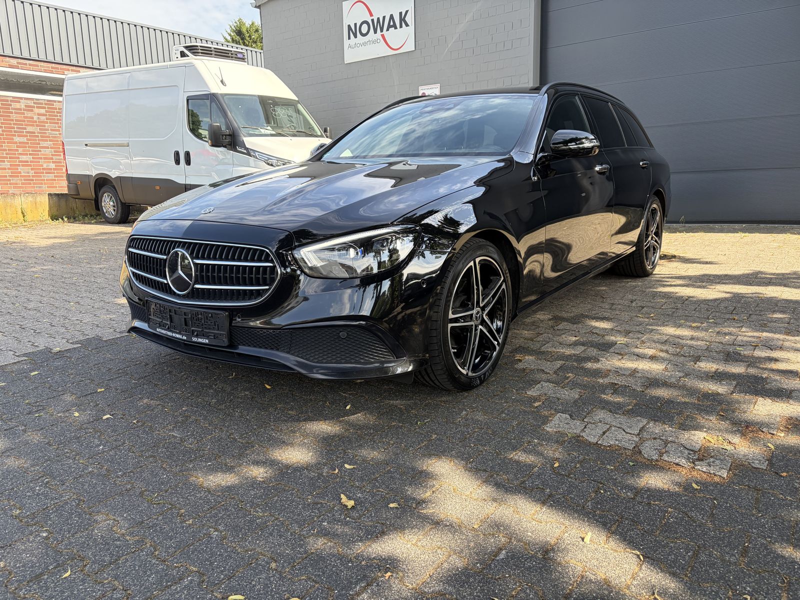 MERCEDES-BENZ  E 220 d Avantgarde HUD Burmester Leder
