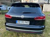 Volkswagen Touareg 3.0 V6 TDI 210kW 4MOTION Tiptronic - - Volkswagen Touareg: 2.0
