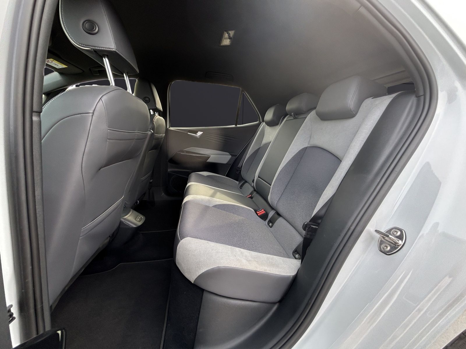 Fahrzeugabbildung Volkswagen ID.3 Pro Performance Business Matrix ACC SH PDC