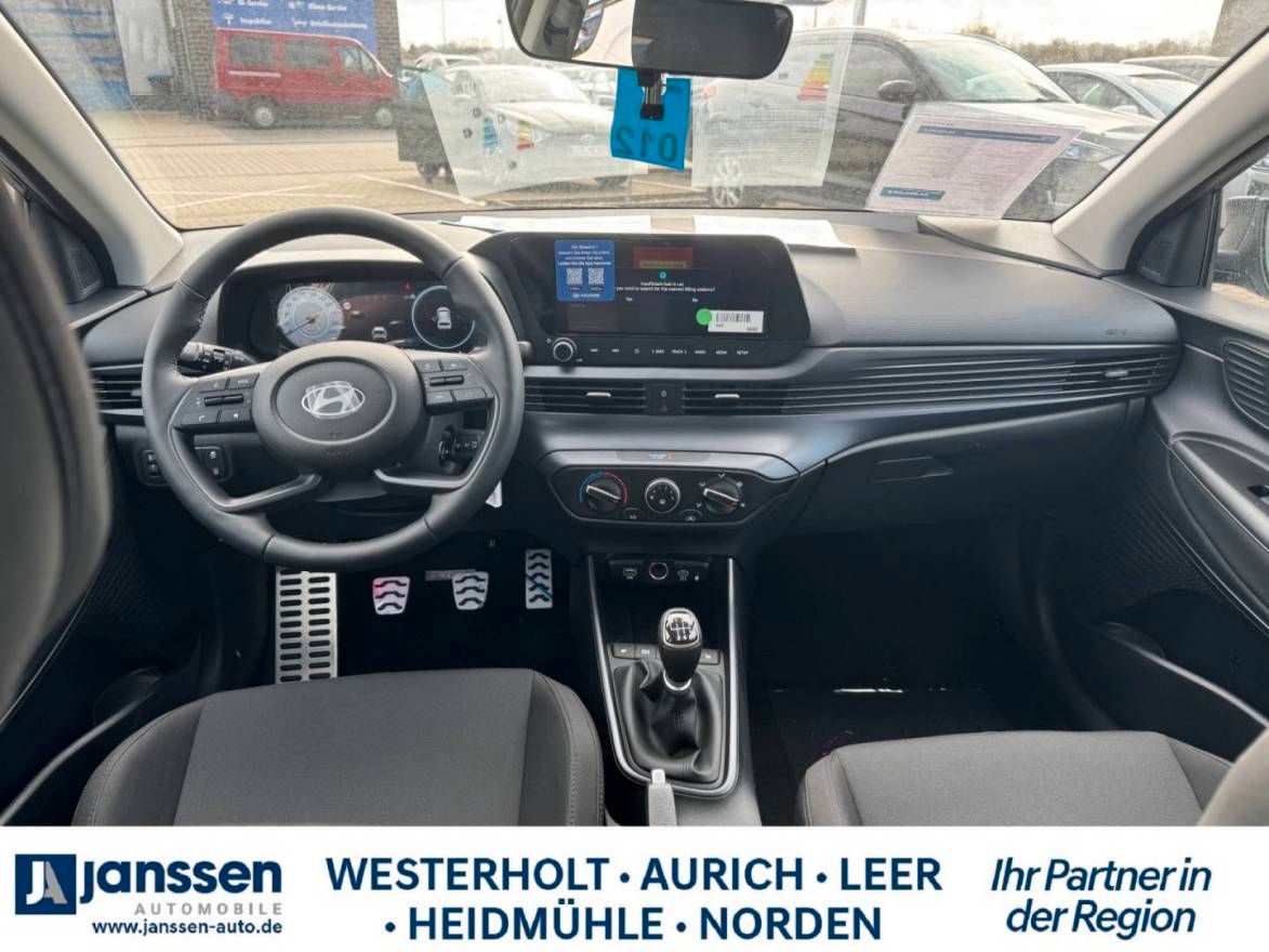Fahrzeugabbildung Hyundai BAYON Trend Navi Digitales Cockpit PDC LED Schei