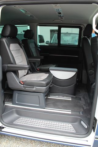 Volkswagen T6.1 Multivan Generation SIX DSG AHK ACC Standhz