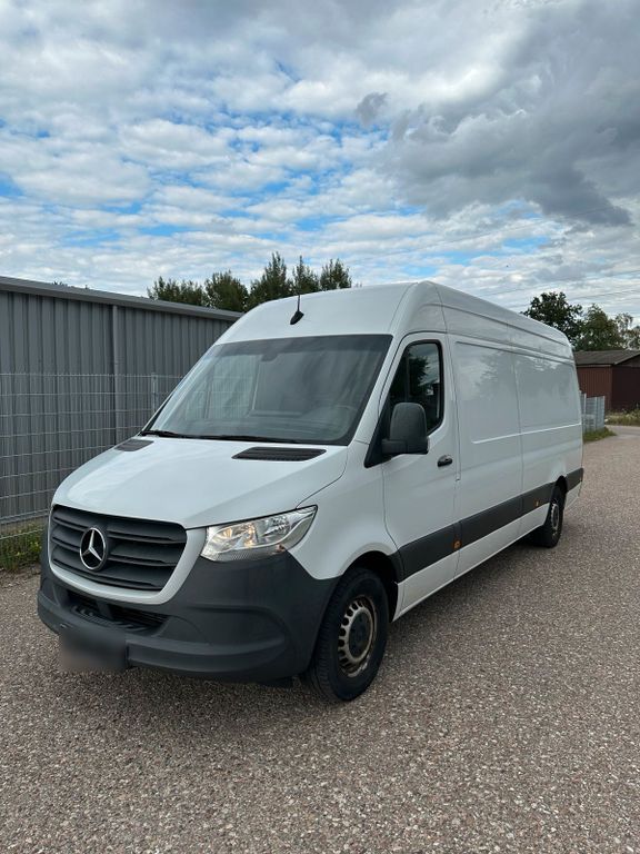 Image of Mercedes-Benz Sprinter
