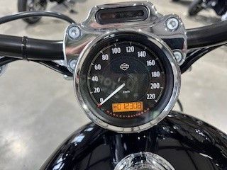 Fahrzeugabbildung Harley-Davidson Sportster XL1200C Custom Finanzierung ab 4,99%