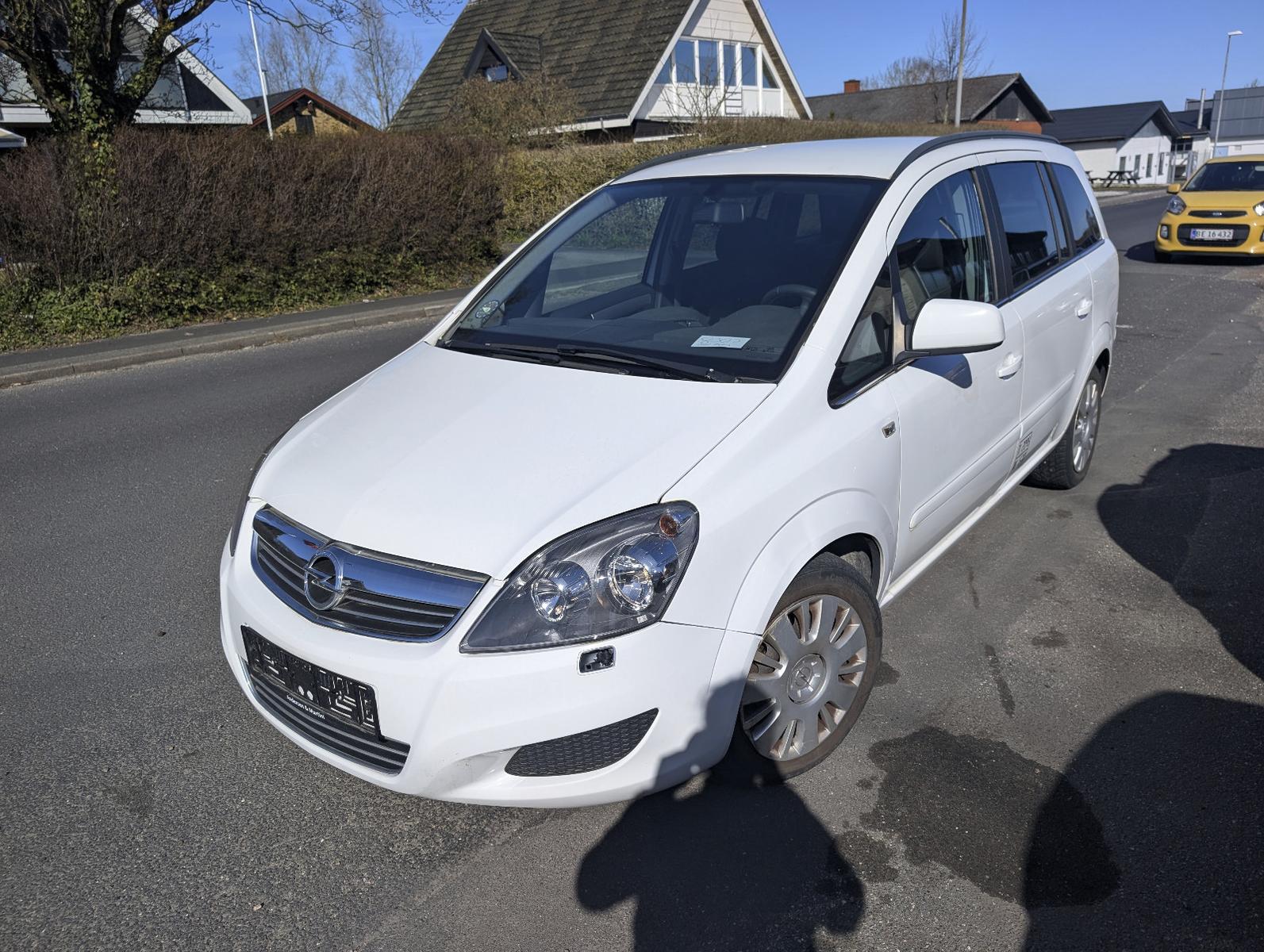 Opel Zafira 1.8 Family Plus VOLL 38KM