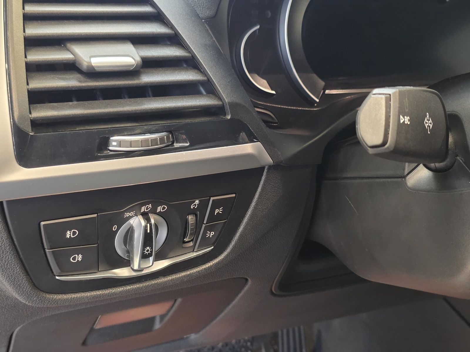 Fahrzeugabbildung BMW X3 xDrive20d/LED/Navi/HuD/Carplay/Keyless/AHK