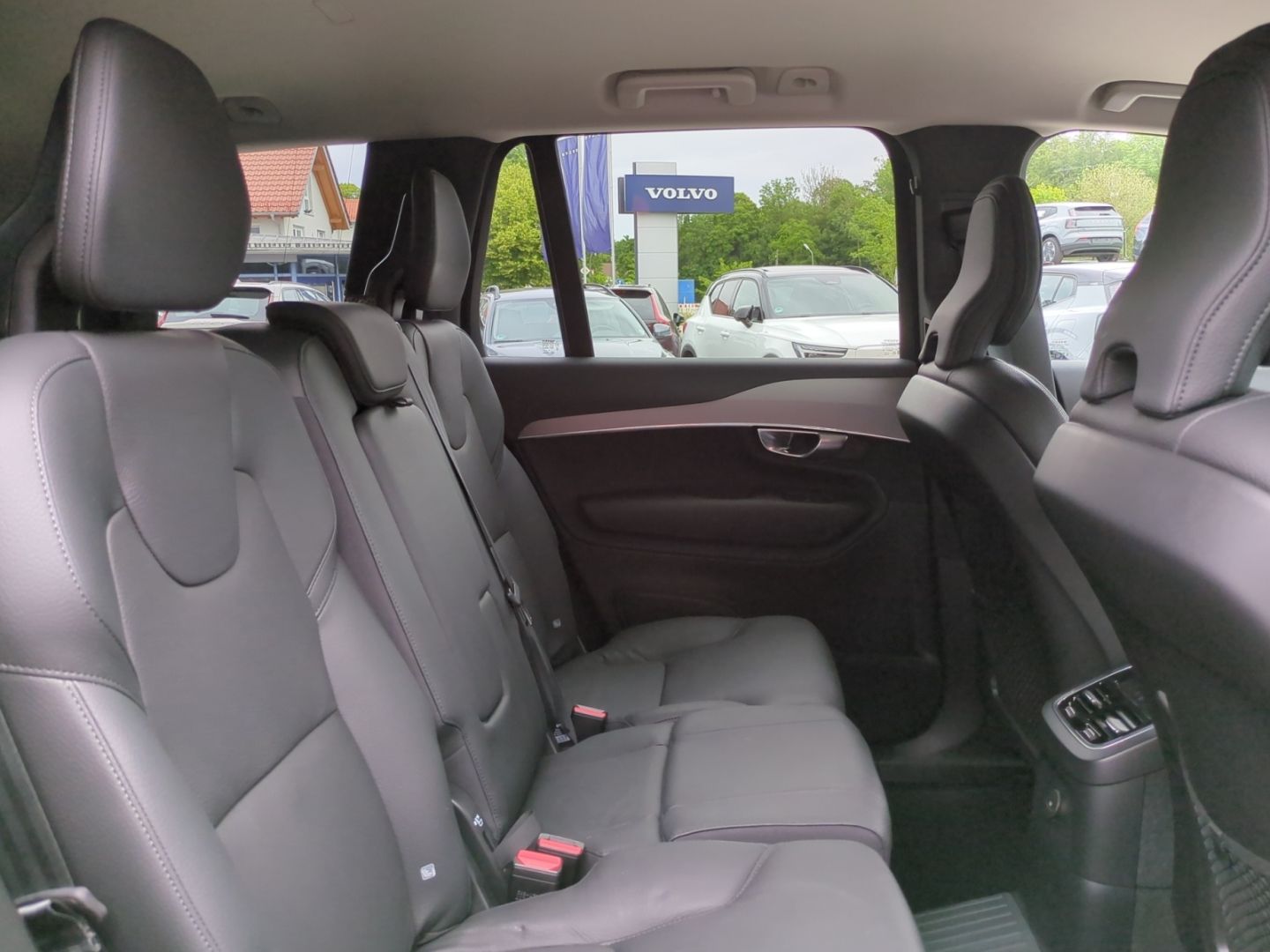 Volvo XC90 Core Recharge Plug-In Hybrid AWD 7-Sitzer S foto 12