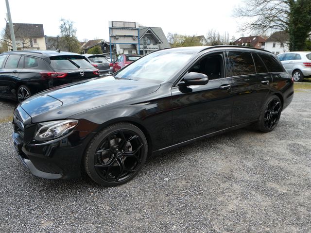 MERCEDES-BENZ E 200 E T-Mod.,20Zoll,Ambiente,LED,Navi Sportsi.