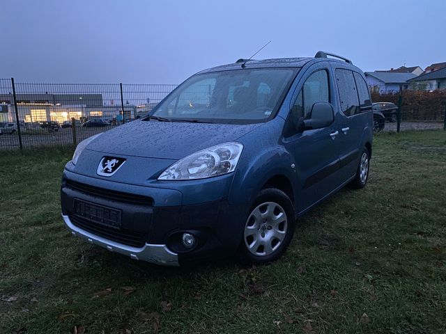 Peugeot Partner Tepee Family  Panorama Klima Parkhilfe
