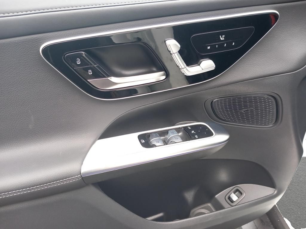 Fahrzeugabbildung Mercedes-Benz GLC 220 d 4MATIC AMG*AHK*Night*Distronic*Kamera*
