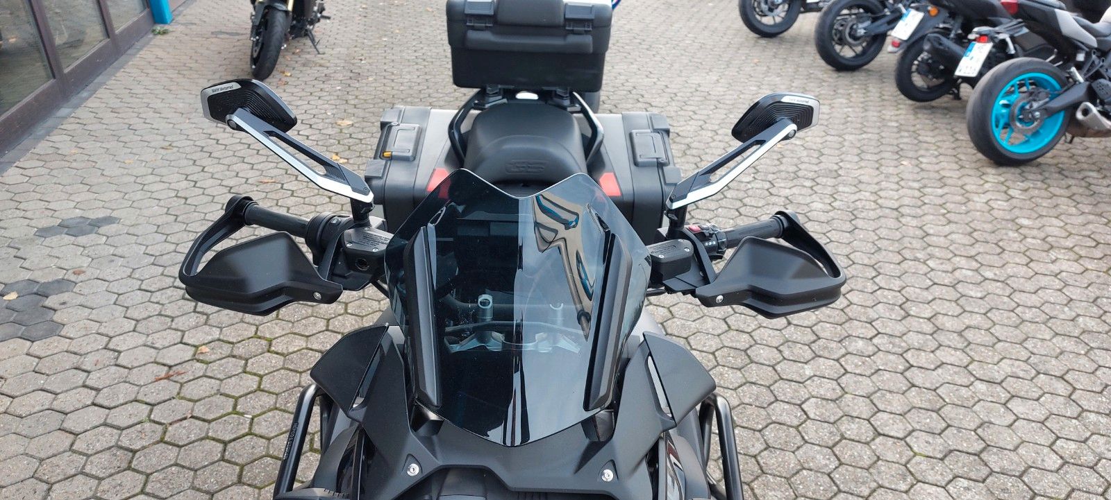 Fahrzeugabbildung BMW R 1250 GS Triple B.  tief  3 Koffer u.v.m