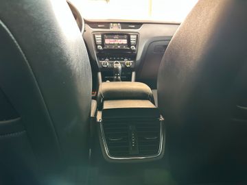 Skoda Octavia Combi RS *BiXenon*Navi*AHK*