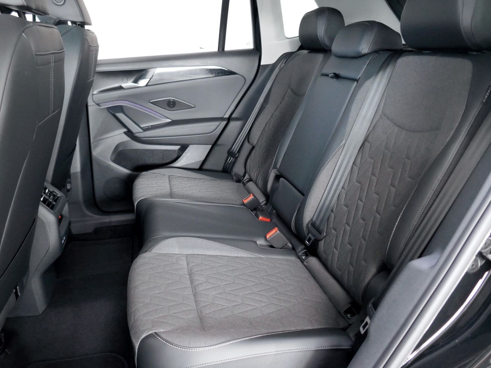 Fahrzeugabbildung Volkswagen Tiguan Life 1.5 eTSI DSG | LED AHK RFK ACC