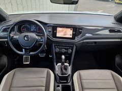 Fahrzeugabbildung Volkswagen T-Roc 1.5 TSI Sport Navi Leder SiHz PDC ACC AHK