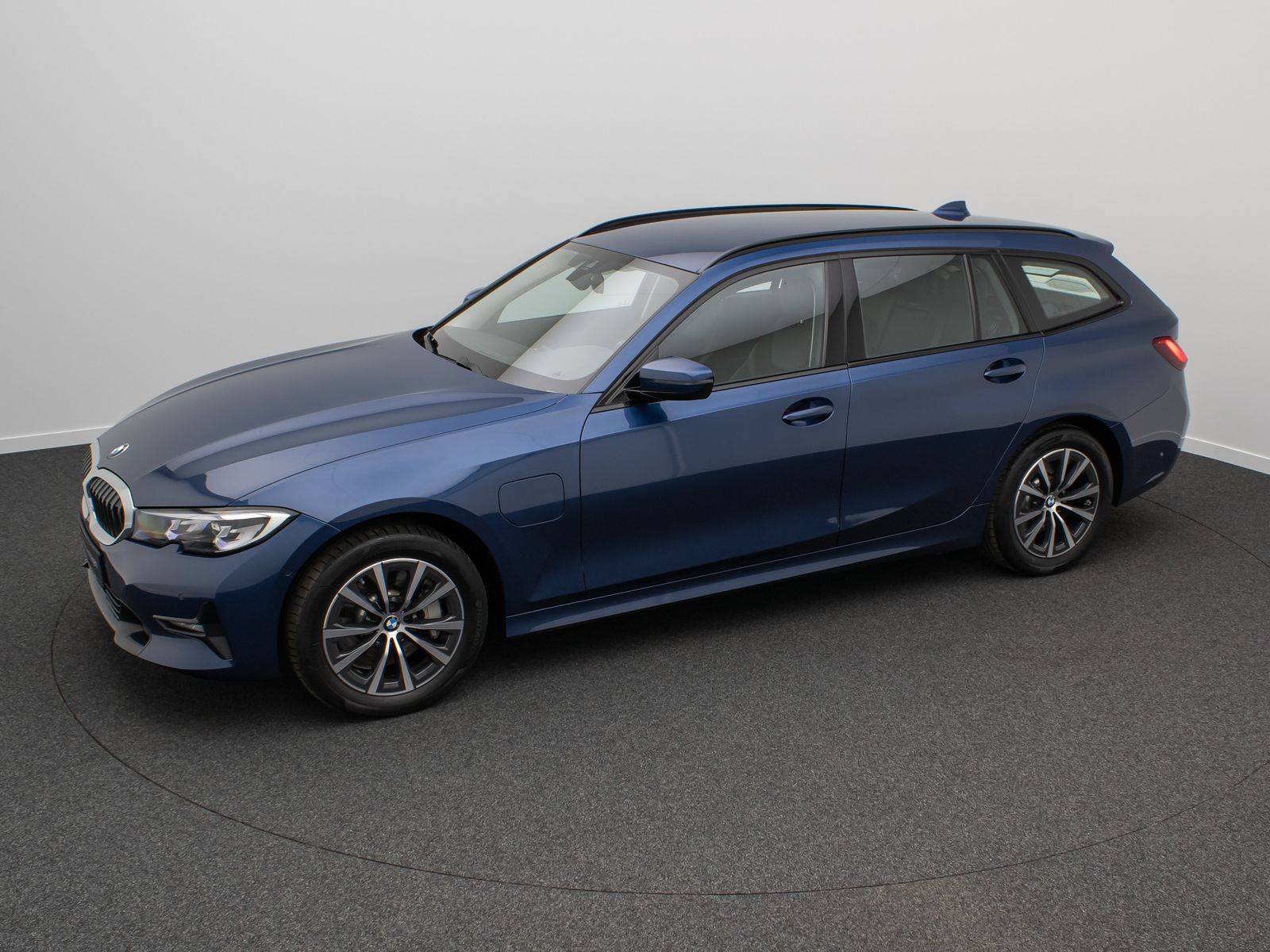 Fahrzeugabbildung BMW 330e xD Sport Line Kamera DAB Alarm HiFi Stop&Go