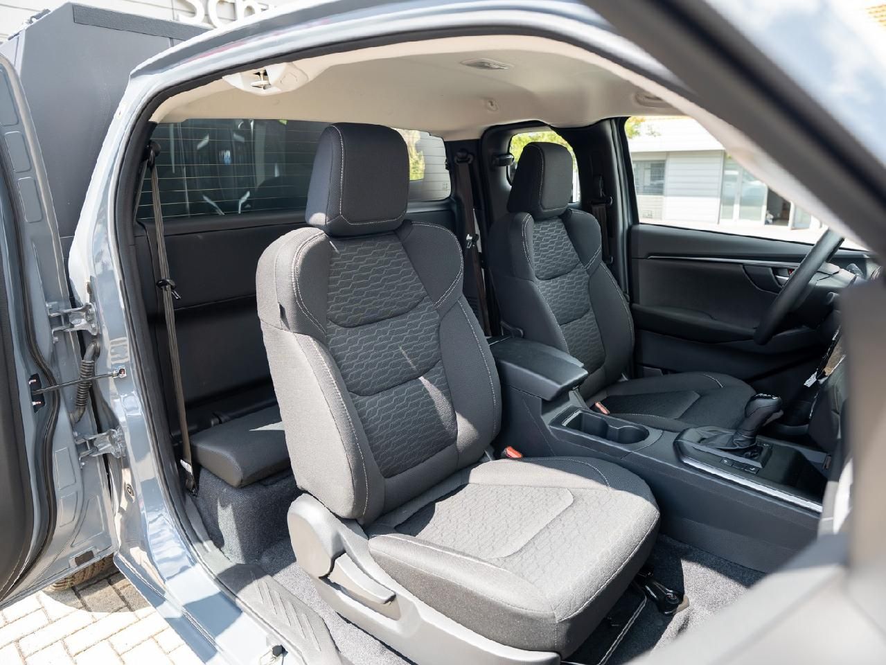 Fahrzeugabbildung Isuzu D-Max Space Cab LS PEPEC Umbau