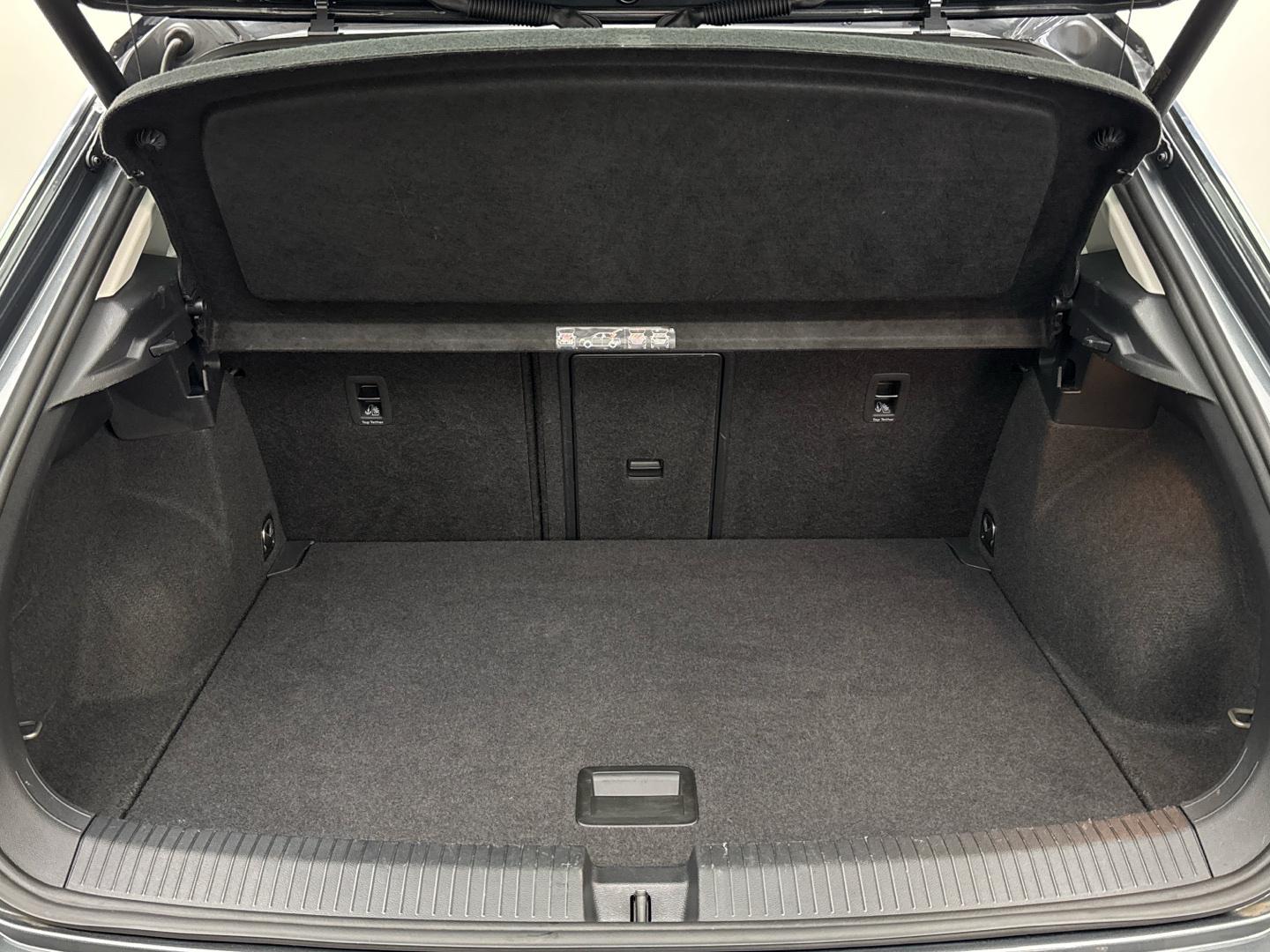 Volkswagen T-Roc Style 1.5 TSI CarPlay LED AHK Kamera Navi, миниатюра 13