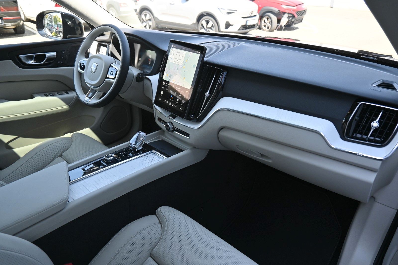 Fahrzeugabbildung Volvo XC60 B5 B AWD Plus Dark*FSHZG*PANO*360°*ACC