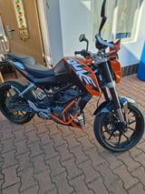 KTM Duke 125 - KTM 125