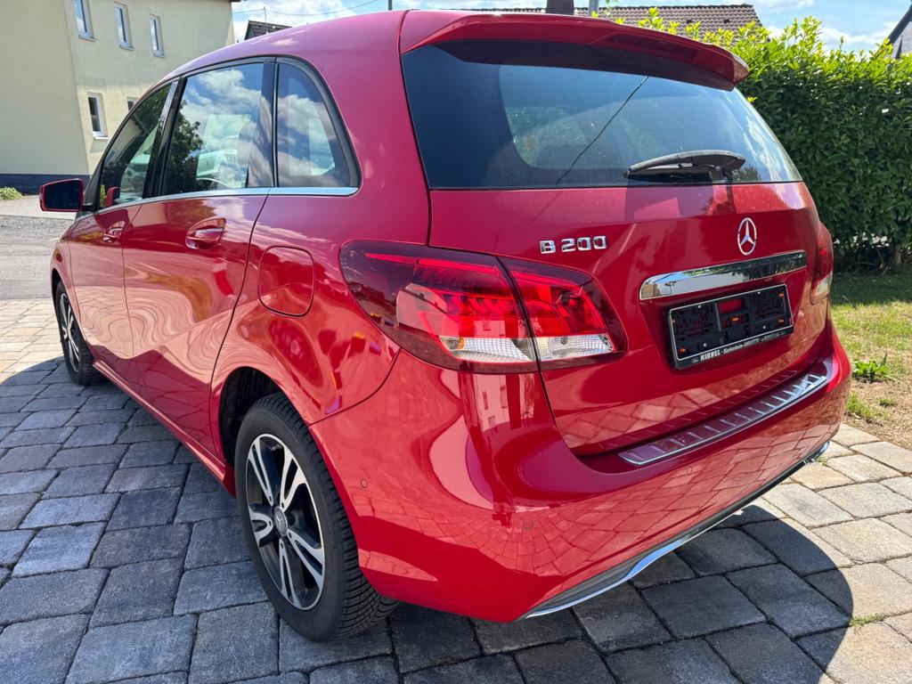 Mercedes-Benz B 200