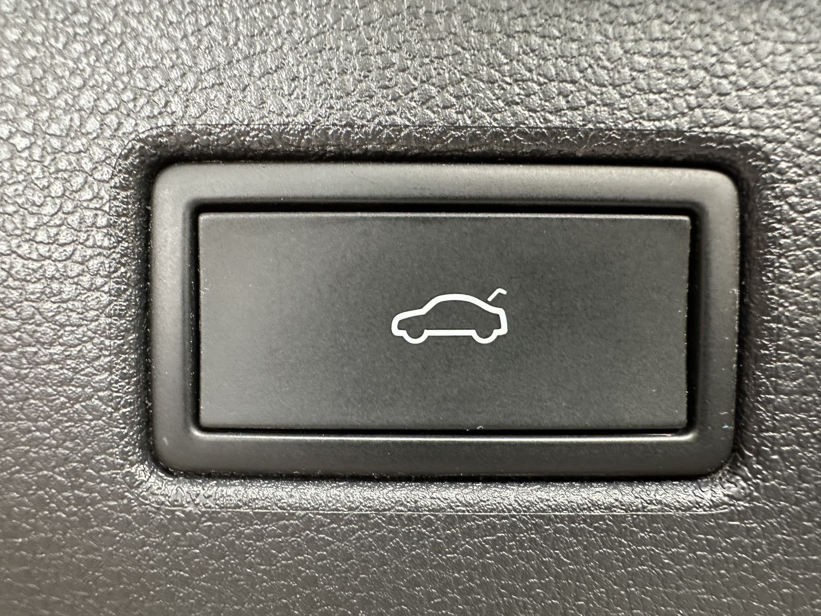 Fahrzeugabbildung Volkswagen Tiguan 1.5 TSI DSG Life LED+ACC+KAMERA+KEYLESSGO