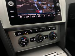 VW Passat Variant / MASSAGE/ ACC / GARANTIE / AHK /