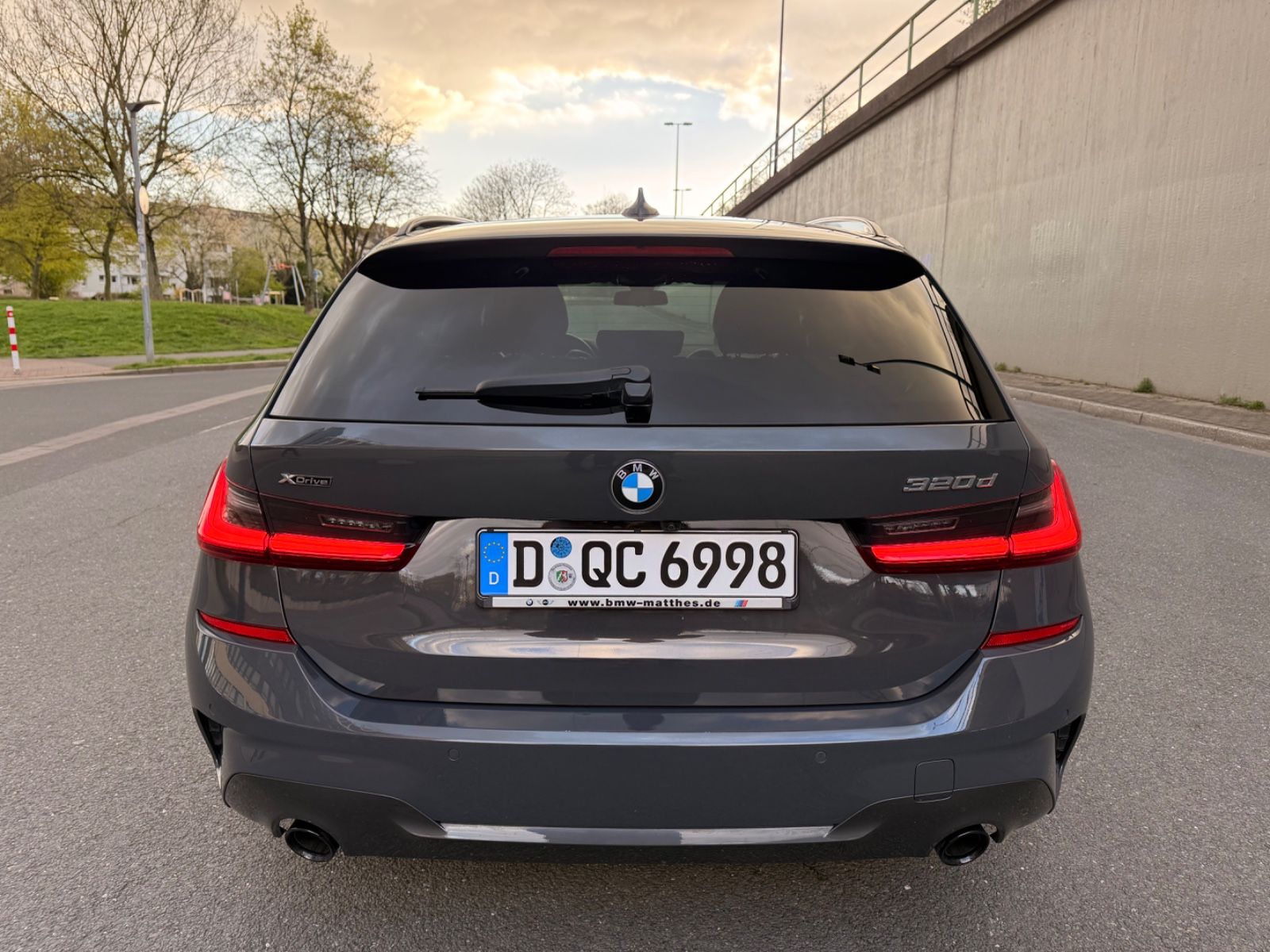BMW 320 3 Touring 320 d xDrive M Sport foto 4