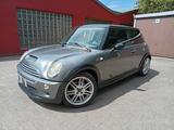 MINI Cooper S   - silberne MINI Cooper S Clubman