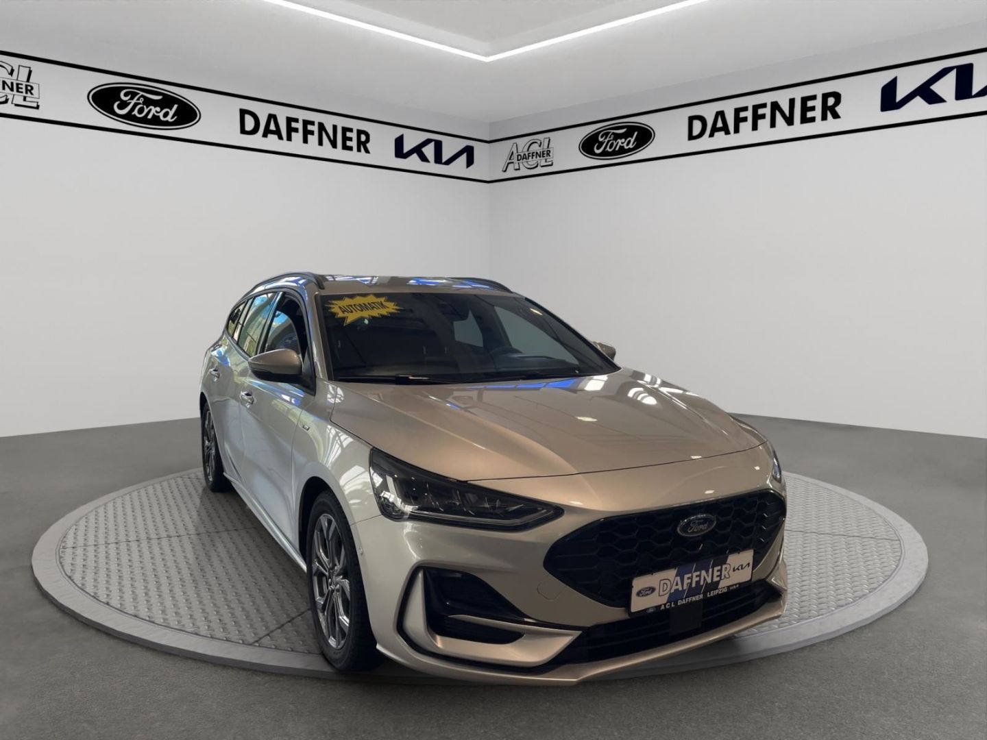 Fahrzeugabbildung Ford Focus Turnier ST-Line X HUD AHK-abnehmbar Navi