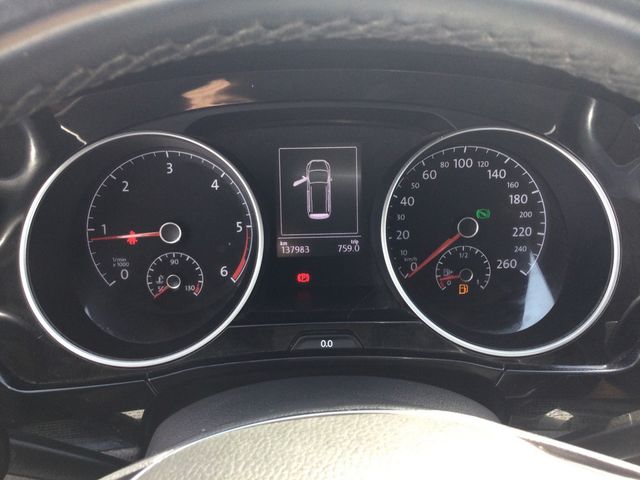 Touran 1.6 TDI Sound PDC SHZ NAVI AHK ACC LED