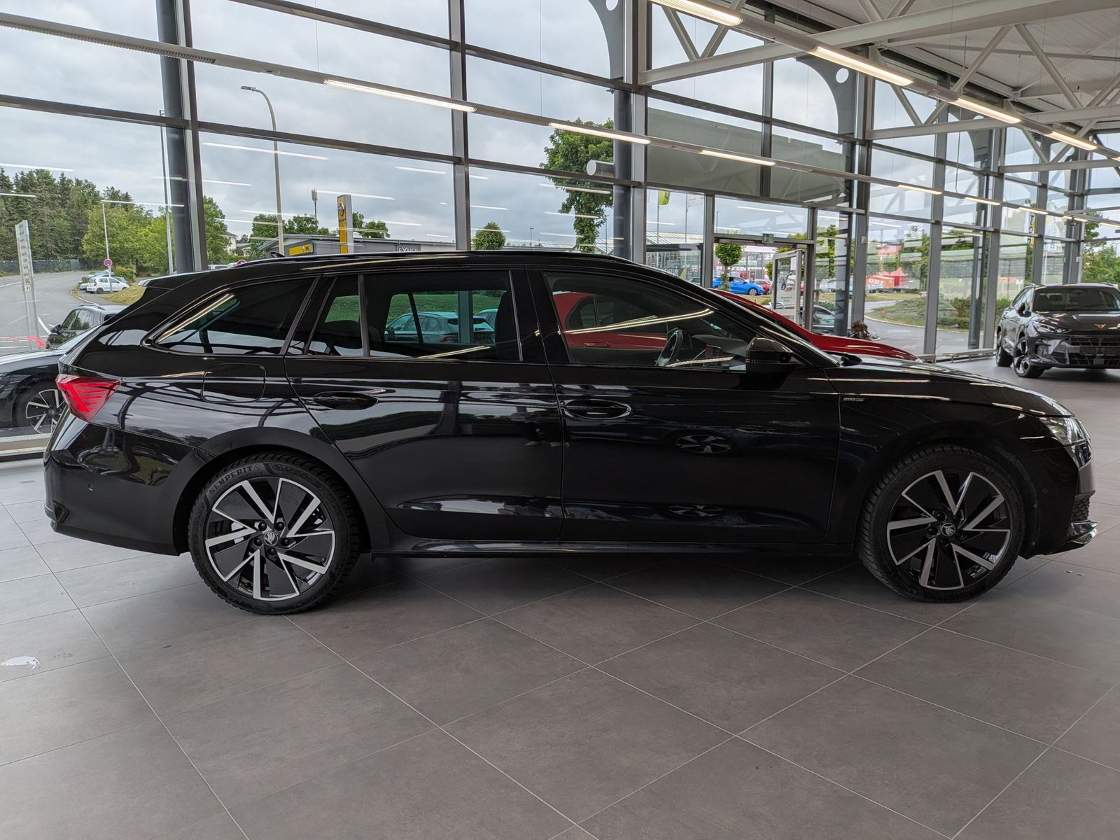 Fahrzeugabbildung SKODA Octavia 2.0TDI Sportline Matrix Canton Pano ACC