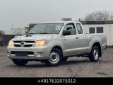Toyota Hilux Extra Cab 2.5 D-4D - silberne Toyota Hilux