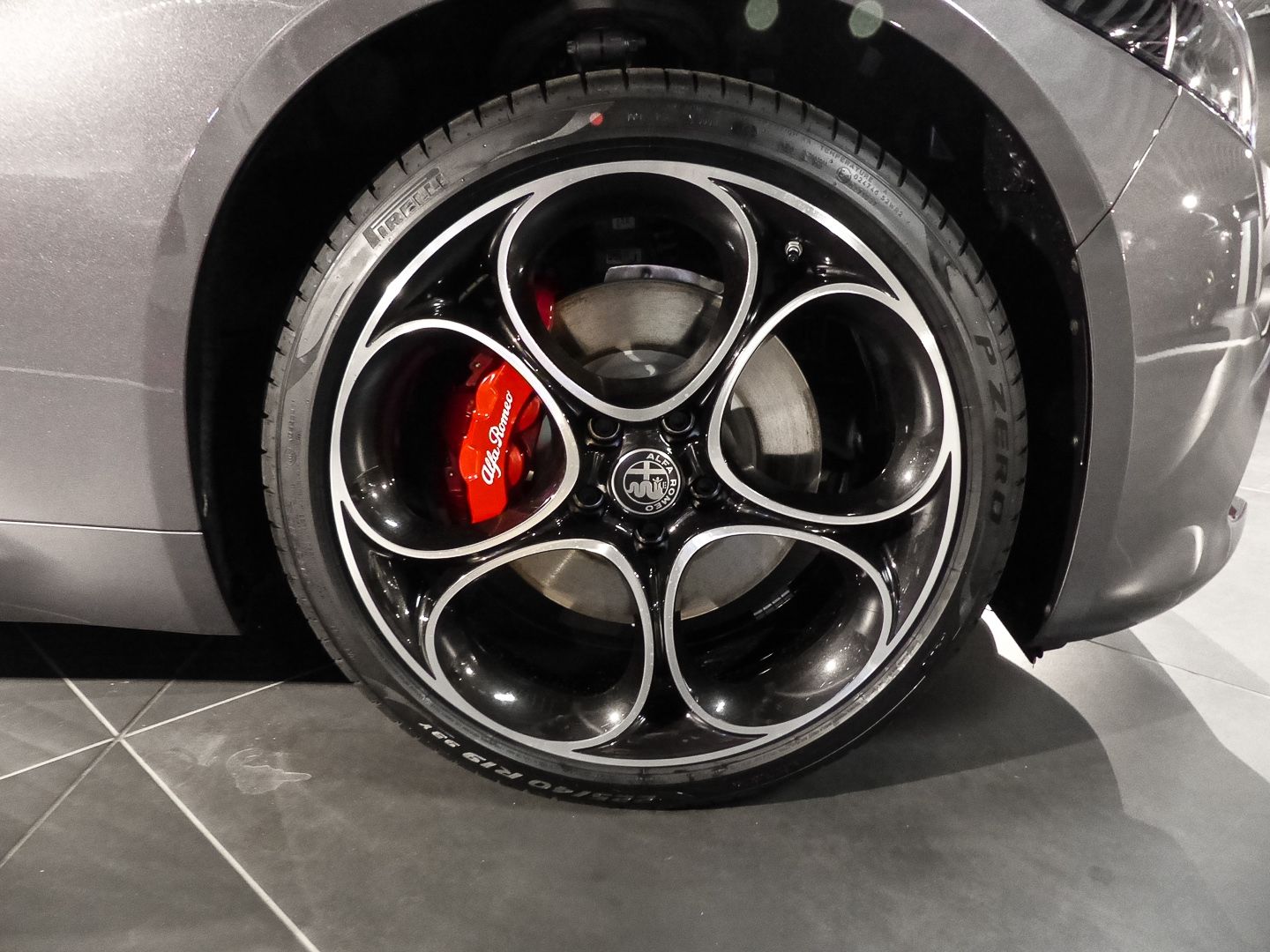 Alfa Romeo Giulia Veloce Premium Audio & Technologie-Paket imagem 3