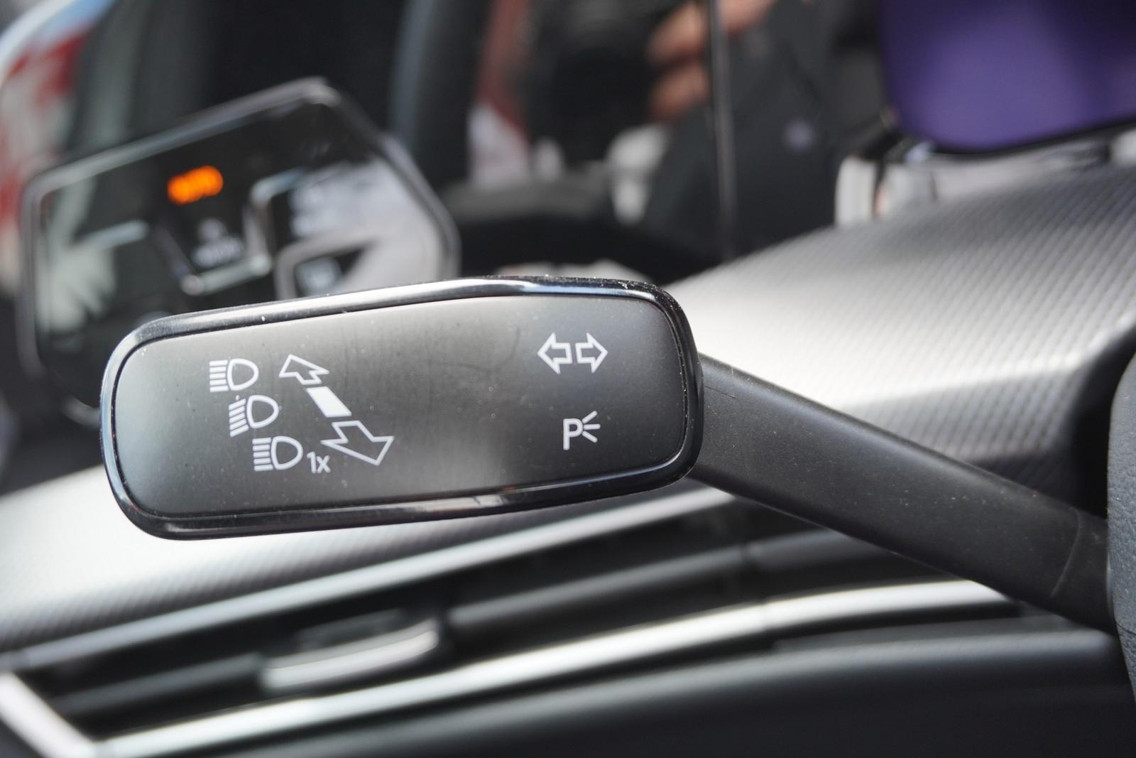 Volkswagen Golf VIII 1.5 TSI R-Line LED App-Connect Kamera, миниатюра 28