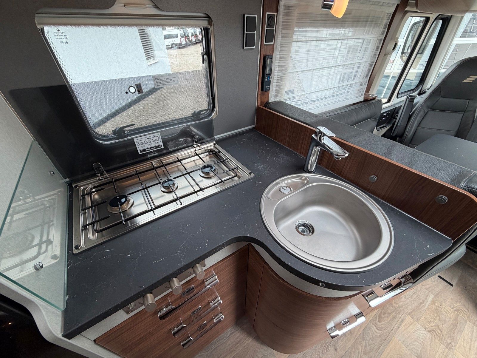 Fahrzeugabbildung HYMER / ERIBA / HYMERCAR B-Klasse MC I White Line 600
