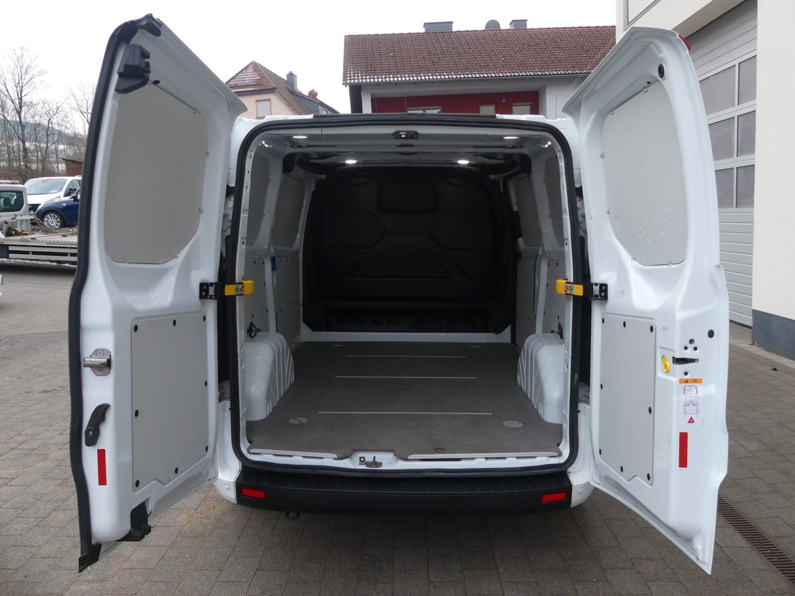 Fahrzeugabbildung Ford Transit Custom Kasten 300 L1 Trend*BLIS*Kamera