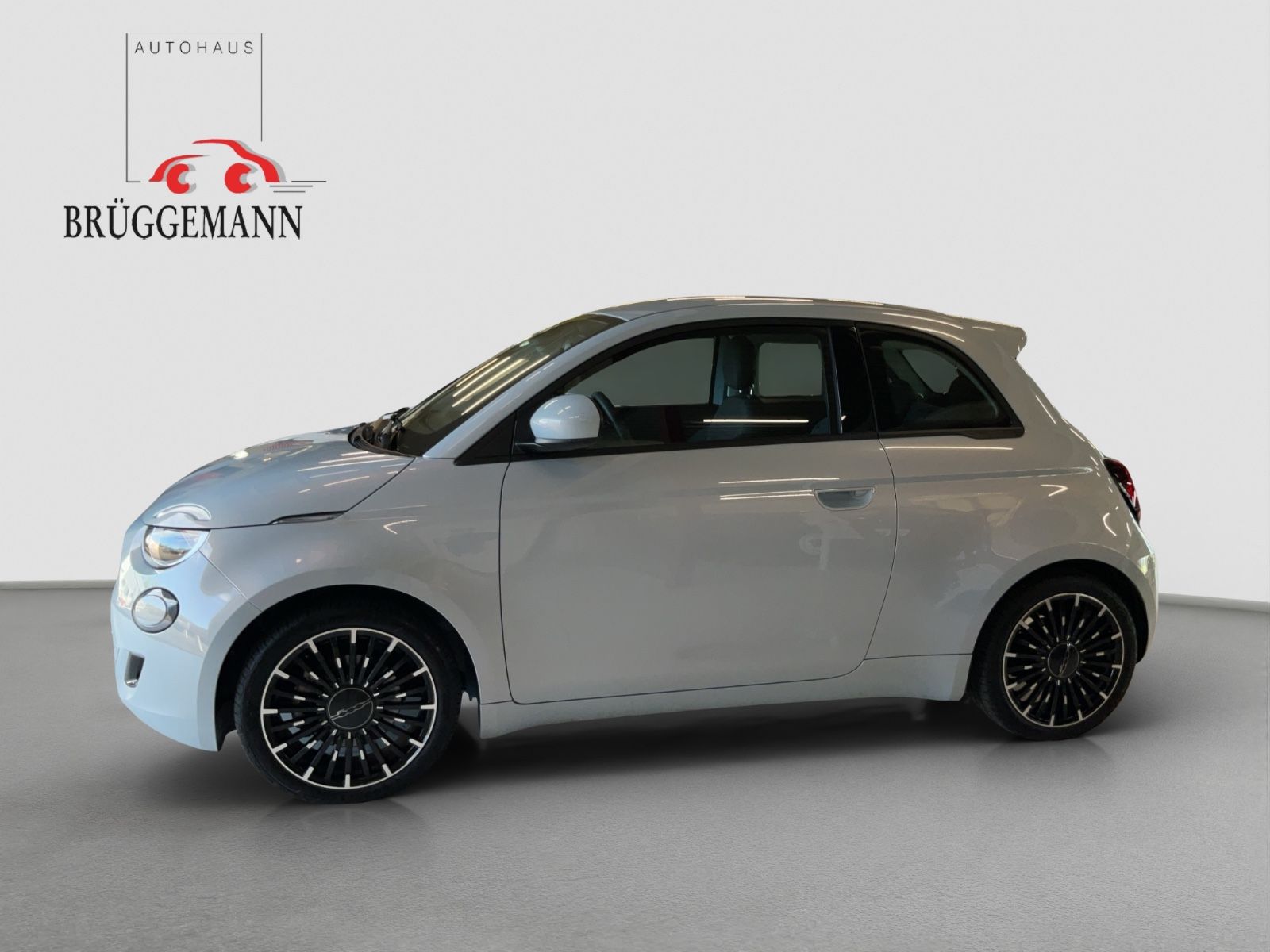 Fahrzeugabbildung Fiat 500e Icon Komfort-, Winter-, Parkpaket