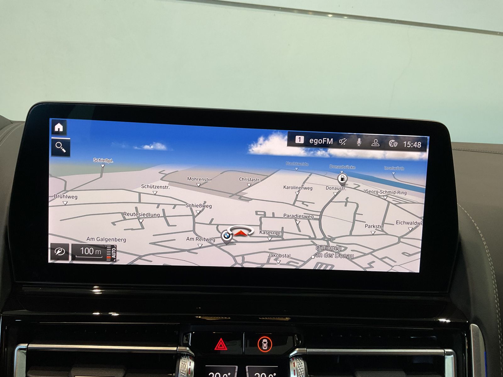 Fahrzeugeinzelansicht 9 Fahrzeugabbildung BMW M850i xDrive Sitzbelüftung~Laserlicht~Panoramada