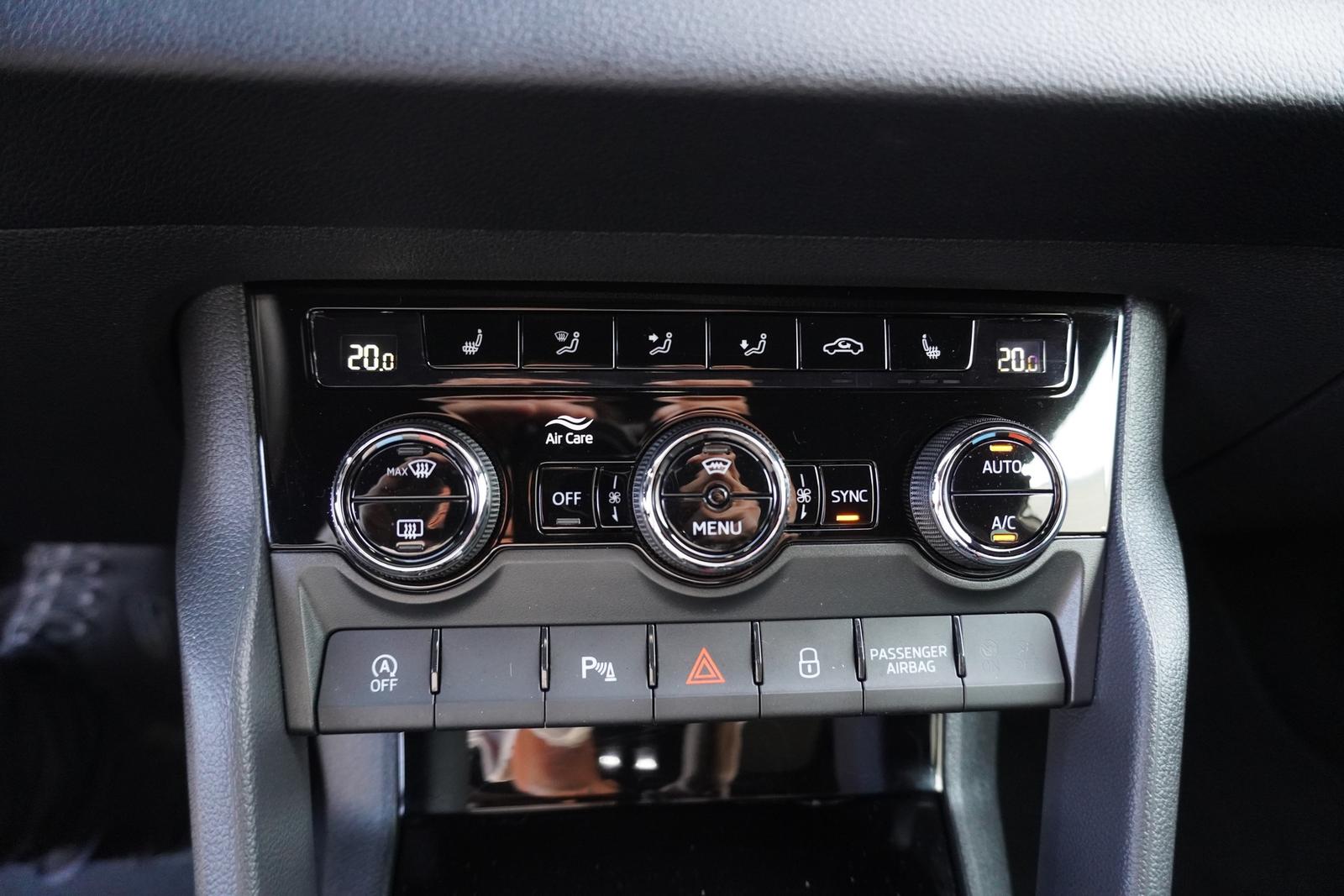 Skoda Karoq 1.5 TSI DSG Sportline LED Navi Kamera
