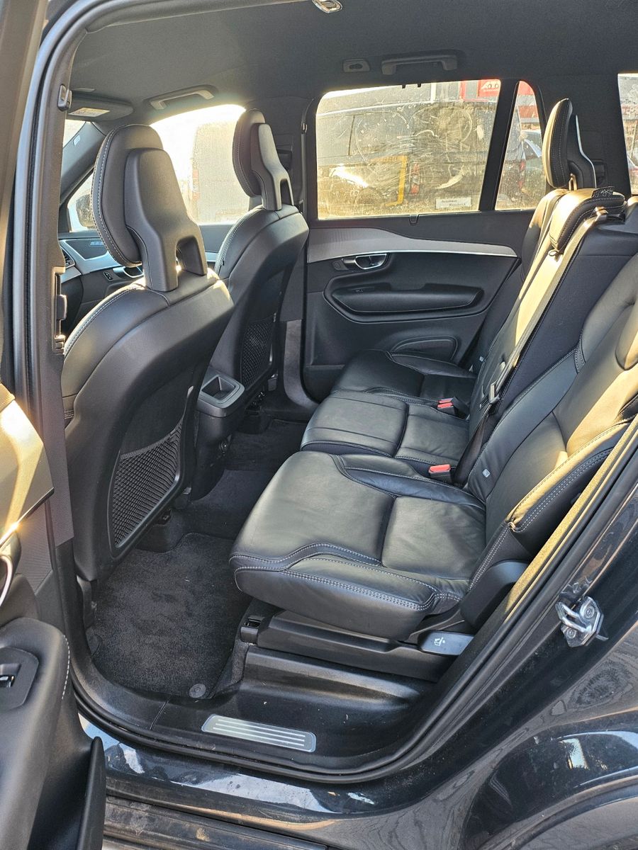 Fahrzeugabbildung Volvo XC90 R Design AWD